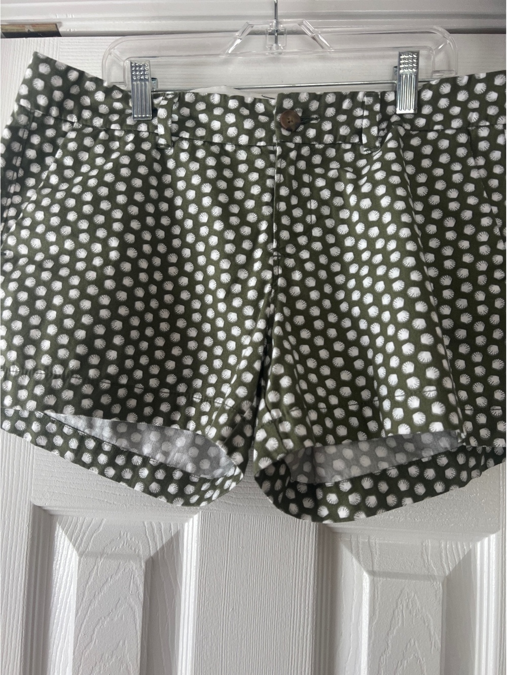 Old Navy Women's Size 6 Olive Green and White Polka Dot Cotton Shorts